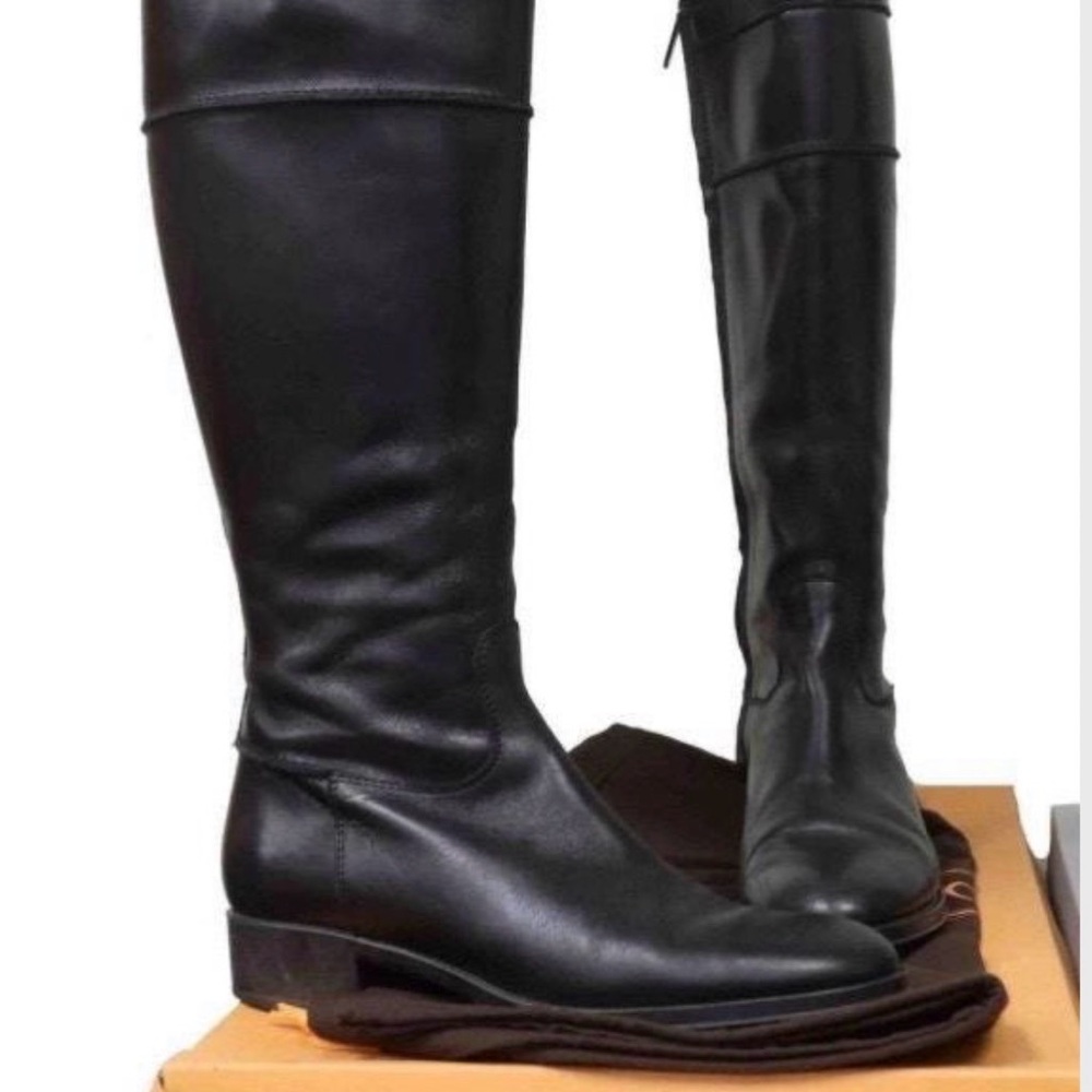 Tod’s black riding boots. Mid-height, grip sole. Size 39
